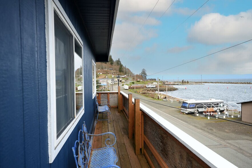 291 Front St, Sekiu, WA à vendre - Photo de l’immeuble – Image 3 sur 10