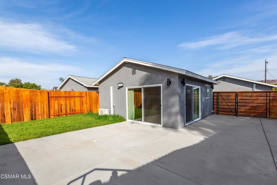 659 Brossard Dr, Thousand Oaks, CA à vendre - Photo de l’immeuble – Image 3 sur 19