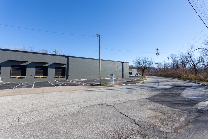 3155-3175 Terrace St, Kansas City, MO à louer - Photo de l’immeuble – Image 3 sur 28
