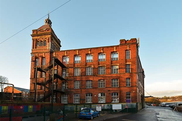 Fieldhouse Rd, Rochdale à louer Photo principale– Image 1 sur 3