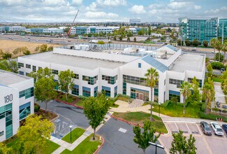 Plus de détails pour 180 Baytech Dr, San Jose, CA - Local d'activités à louer