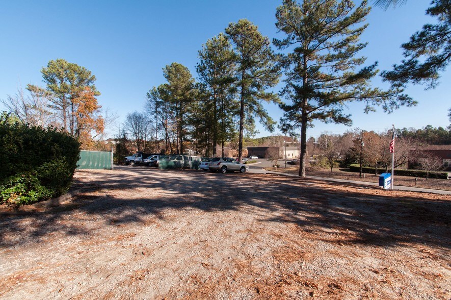 2701 Rowland Rd, Raleigh, NC à louer - Photo de l’immeuble – Image 3 sur 28