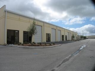 17030 Alico Commerce Ct, Fort Myers, FL à louer - Photo de l’immeuble – Image 2 sur 7