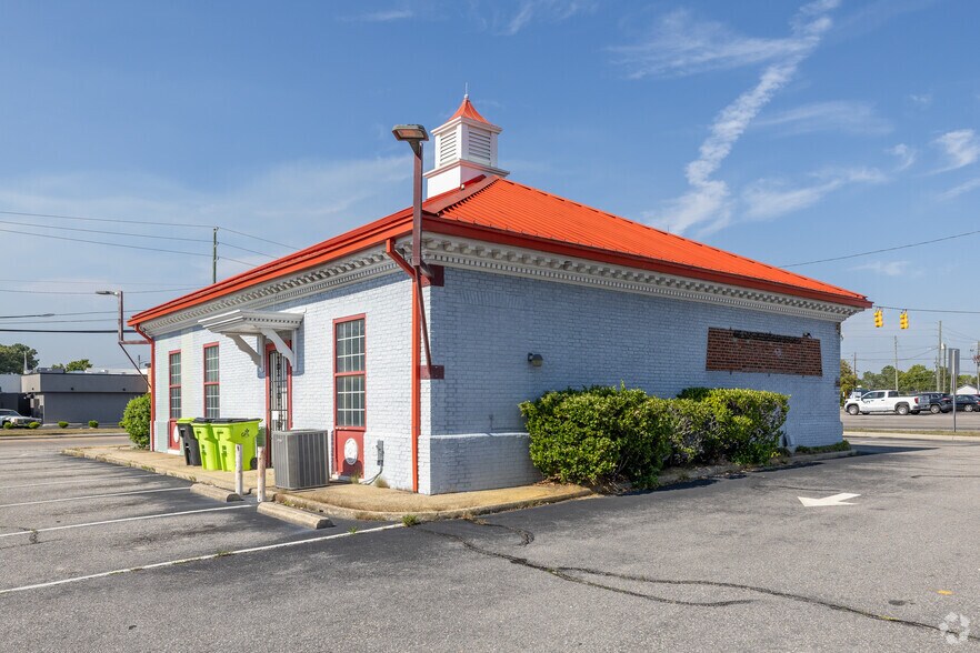 200 Spring Ave, Spring Lake, NC à louer - Photo de l’immeuble – Image 3 sur 3