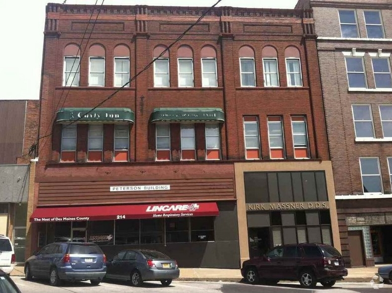 214 N Fourth St, Burlington, IA à vendre - Photo de l’immeuble – Image 3 sur 32