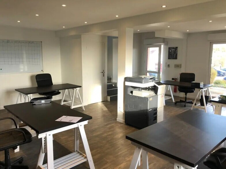 Bureau dans Miserey-Salines à louer - Photo intérieure – Image 3 sur 7