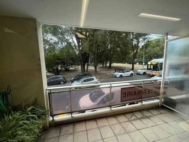 Plus de détails pour Local commercial à louer