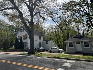 Plus de détails pour 44 1st Ave, Kings Park, NY - Logement à vendre