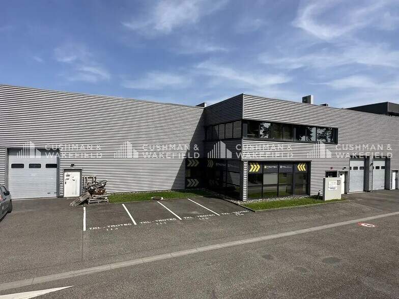 Local d’activités dans Niederhausbergen à louer - Photo de l’immeuble – Image 3 sur 7