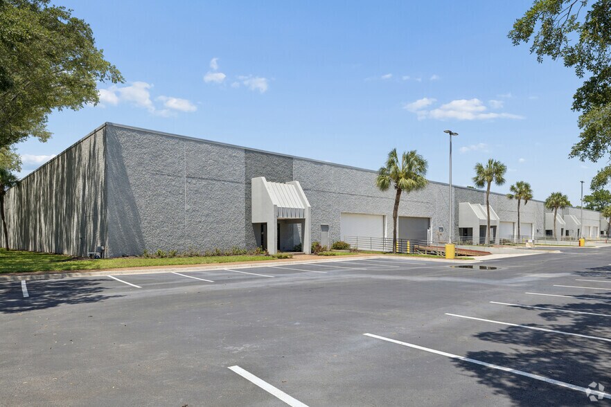 9410 Parker Ave, Jacksonville, FL à louer - Photo de l’immeuble – Image 3 sur 12