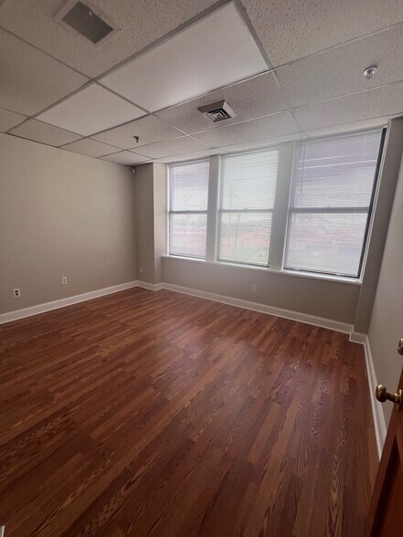 457 Frelinghuysen Ave, Newark, NJ à louer - Photo intérieure – Image 2 sur 9