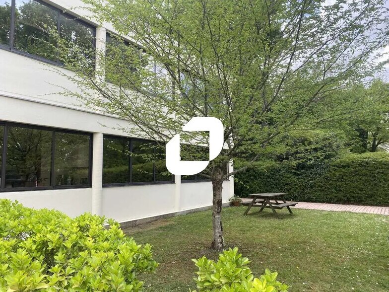 Bureau dans Mérignac à louer - Photo de l’immeuble – Image 1 sur 11