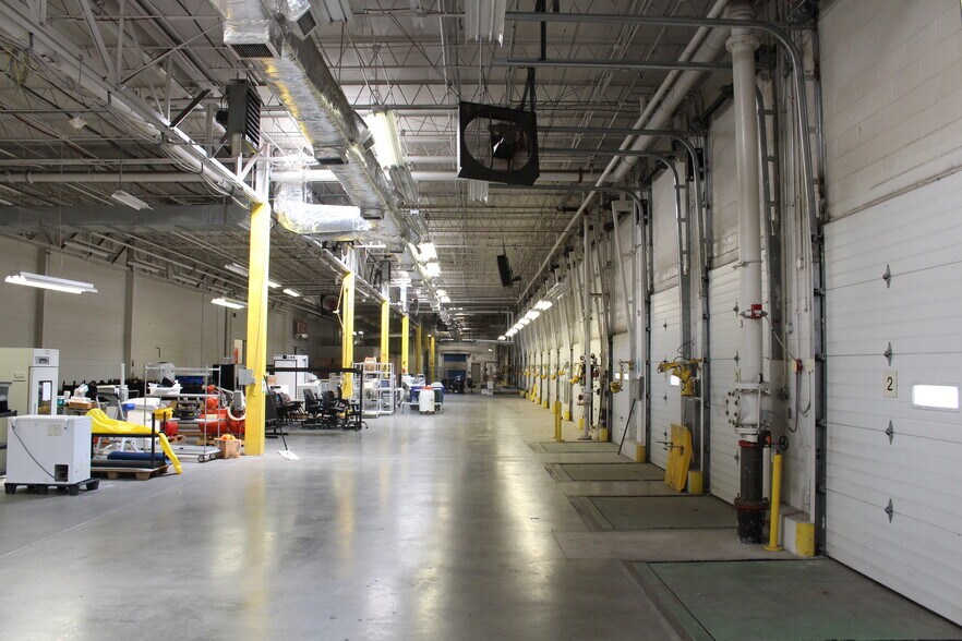 8333 Hickman Mills Dr, Kansas City, MO à vendre - Photo de l’immeuble – Image 3 sur 17