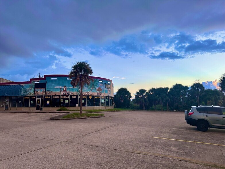 3802 Cove View Blvd, Galveston, TX à vendre - Photo de l’immeuble – Image 2 sur 17