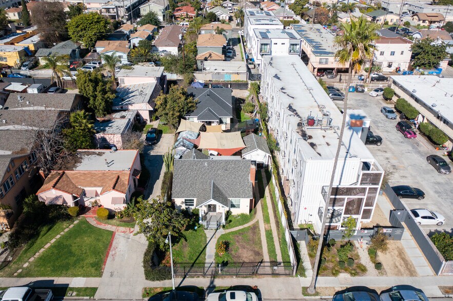 843 W 82nd St, Los Angeles, CA à vendre - Photo principale – Image 1 sur 9