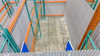 5806 N 53rd St, Tampa, FL à louer Photo intérieure– Image 2 sur 4