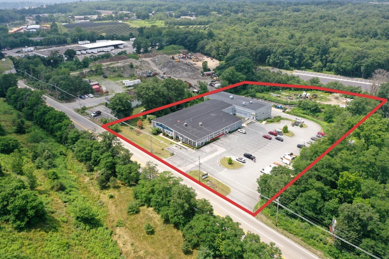 697 Hartford Tpke, Shrewsbury, MA à louer Photo principale– Image 1 sur 8