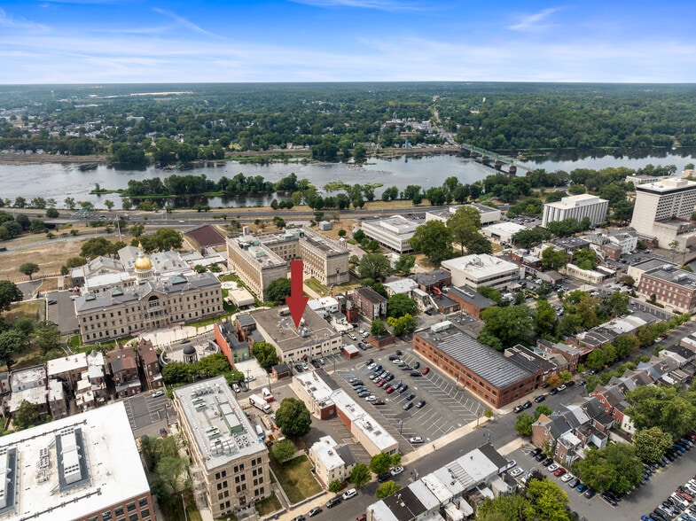 150 W State St, Trenton, NJ à vendre - Photo de l’immeuble – Image 2 sur 8