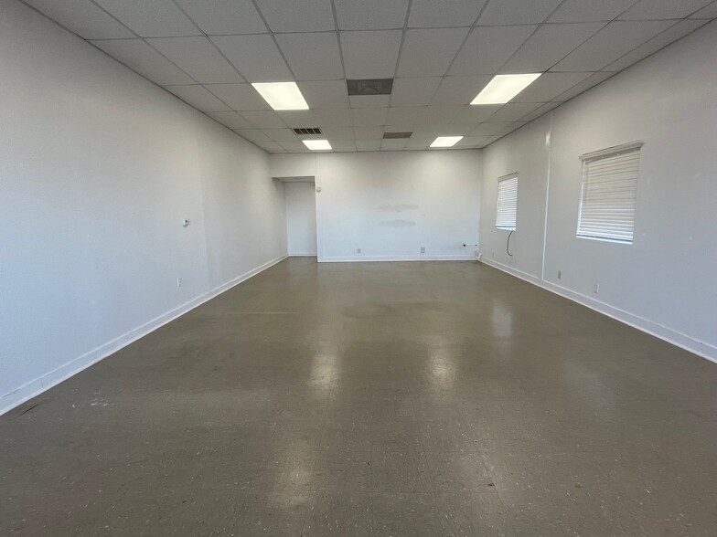 2000 W San Antonio St, Lockhart, TX à louer - Photo de l’immeuble – Image 3 sur 4