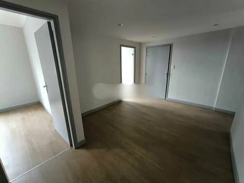 Bureau dans BRIVE-LA-GAILLARDE à louer - Photo de l’immeuble – Image 2 sur 7