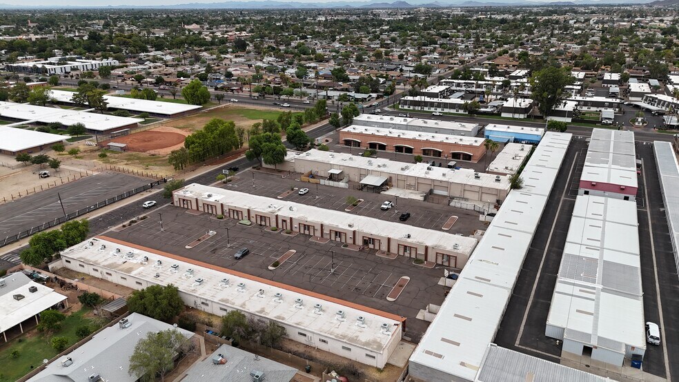 6801-6857 N 21st Ave, Phoenix, AZ à louer - Photo de l’immeuble – Image 3 sur 3