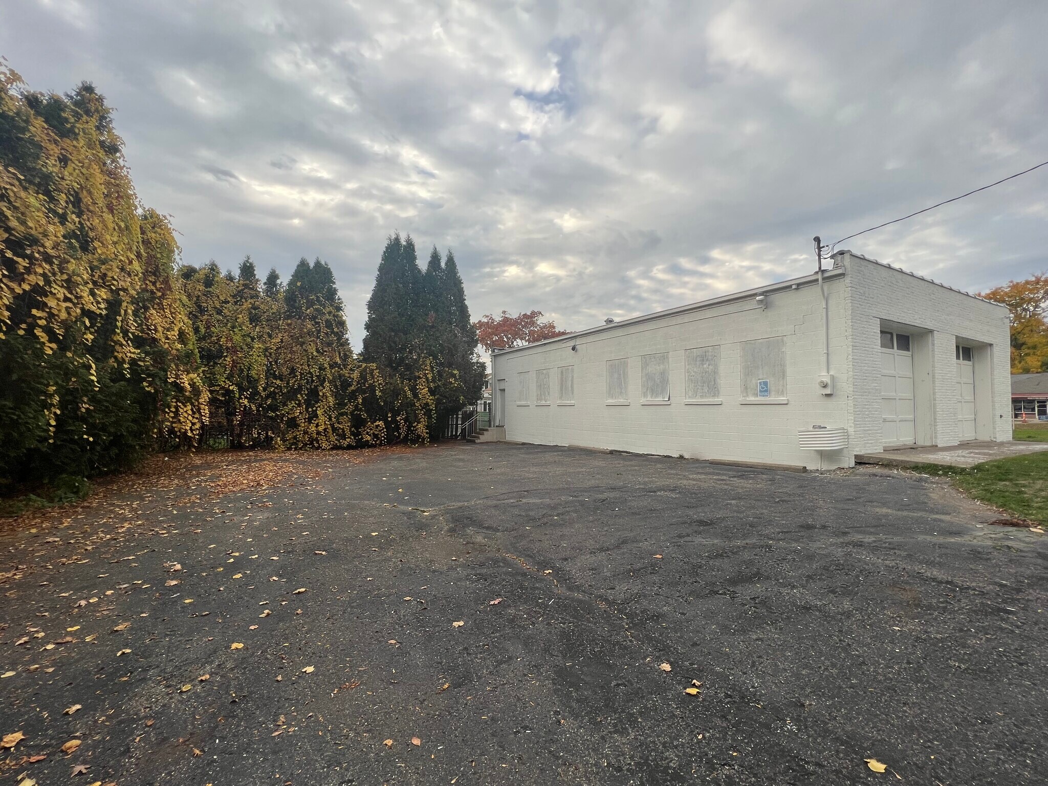 556 Auburn Ave, Pontiac, MI à louer Photo principale– Image 1 sur 13