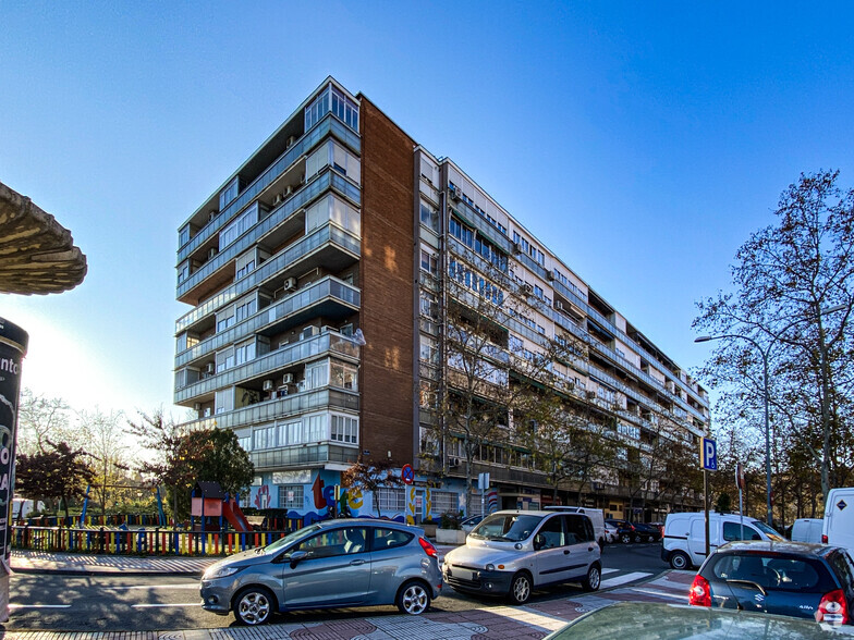 Calle Puentedeume, 6, Alcorcón, Madrid à vendre - Photo de l’immeuble – Image 2 sur 2
