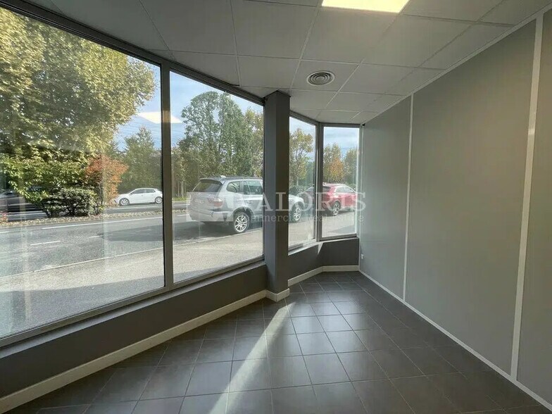 504 Boulevard Louis Blanc, Villefranche-sur-Saône à louer - Photo de l’immeuble – Image 2 sur 8