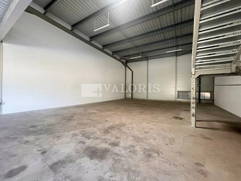 390 Avenue Des Rosiers, La Ciotat à louer - Photo de l’immeuble – Image 2 sur 10