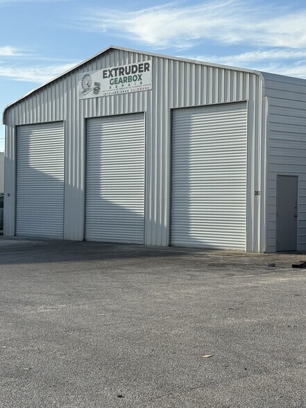 2209 N 40th St, Tampa, FL à louer - Photo de l’immeuble – Image 2 sur 16