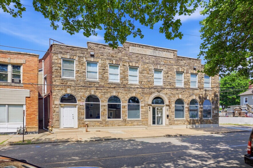 806 Beaver St, Bristol, PA à vendre - Photo de l’immeuble – Image 1 sur 25