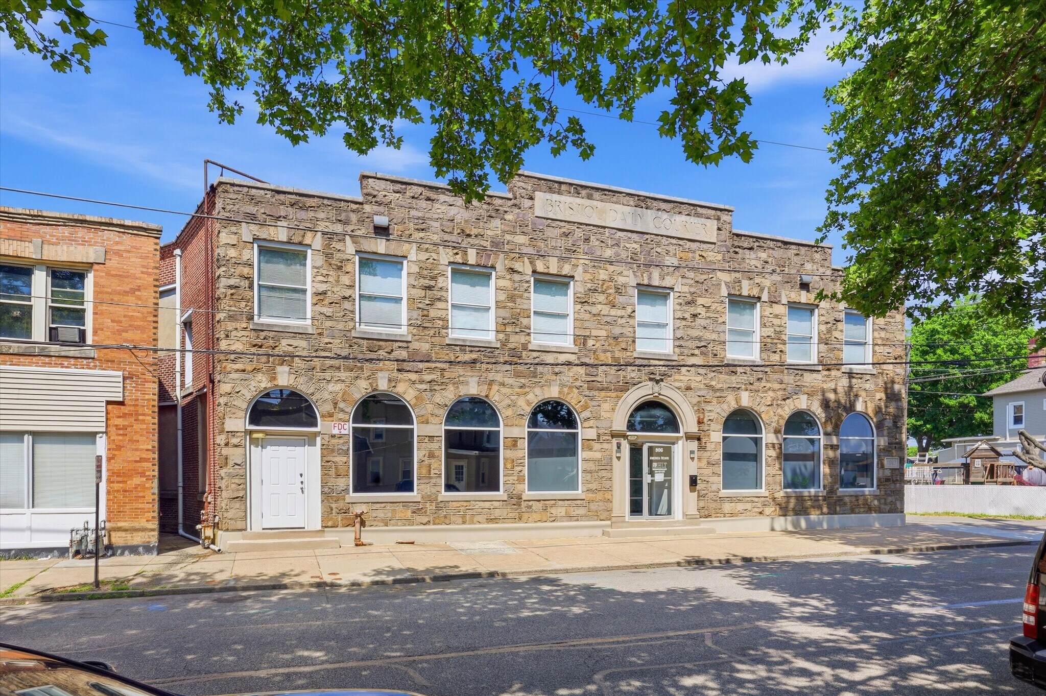 806 Beaver St, Bristol, PA à vendre Photo de l’immeuble– Image 1 sur 26