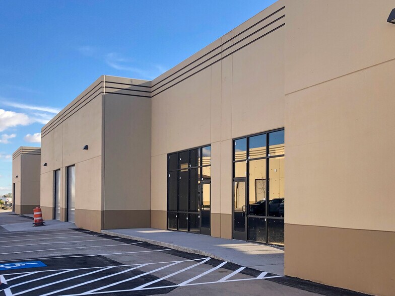 12305 Mercantile Ave, El Paso, TX à louer - Photo de l’immeuble – Image 3 sur 14
