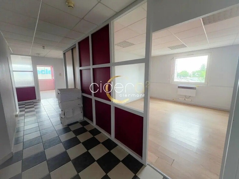 Bureau dans Clermont-Ferrand à vendre - Photo de l’immeuble – Image 3 sur 8