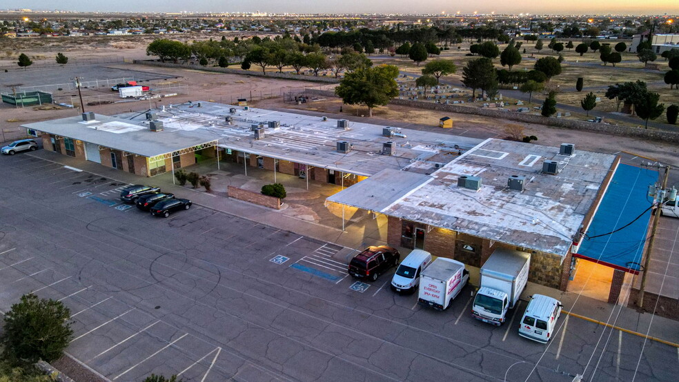 8888 Dyer St, El Paso, TX à louer - Photo de l’immeuble – Image 2 sur 26