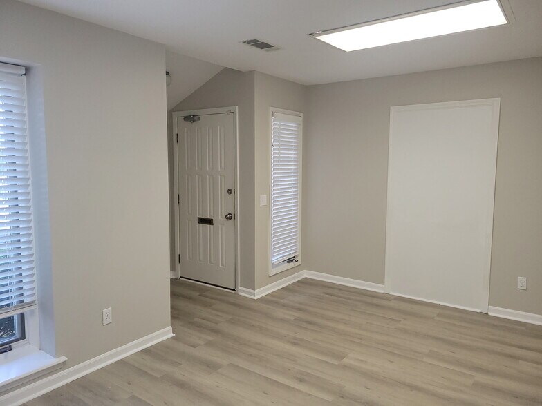5734 Windsor Dr, Columbus, GA à louer - Photo de l’immeuble – Image 3 sur 5