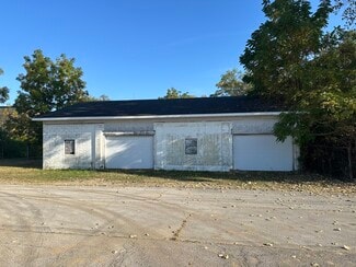 Plus de détails pour 226 Thomas st, Fostoria, OH - Local d’activités à vendre