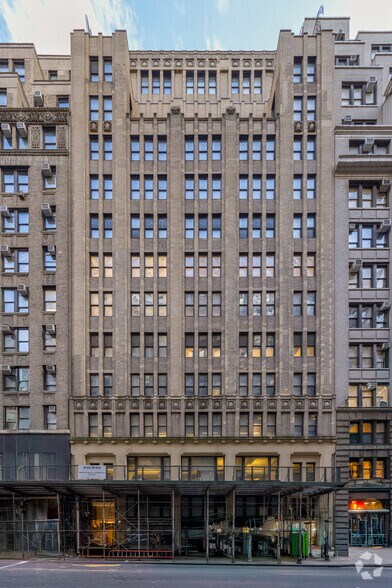 256 W 38th St, New York, NY à louer - Photo principale – Image 1 sur 11