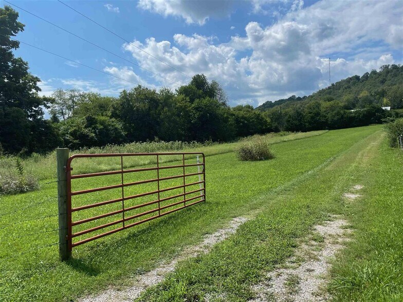391 Old Dixie Hwy, Horse Cave, KY à louer - Photo principale – Image 1 sur 3