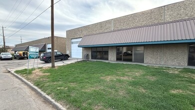 52 129 Av NW, Edmonton, AB à louer Photo intérieure– Image 2 sur 13