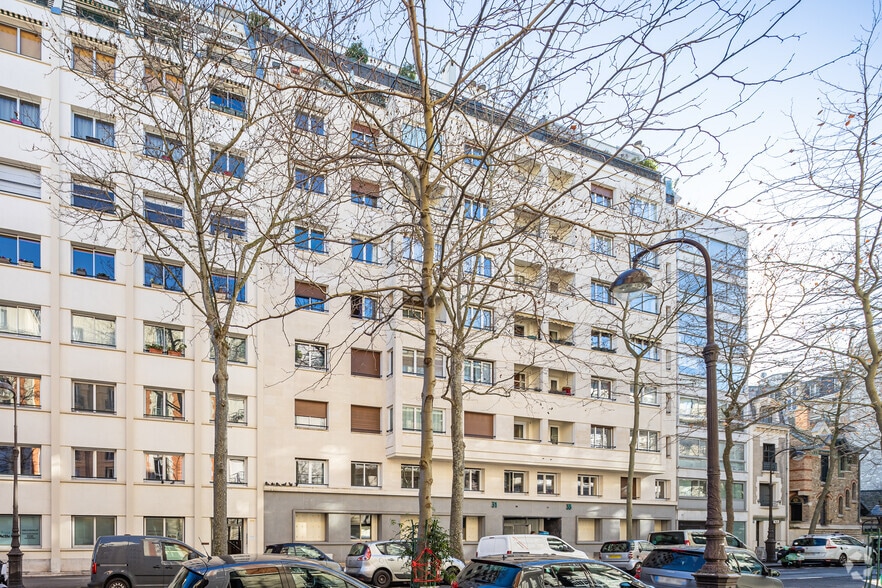 31-33 Rue Chardon-Lagache, Paris à louer - Photo de l’immeuble – Image 3 sur 4