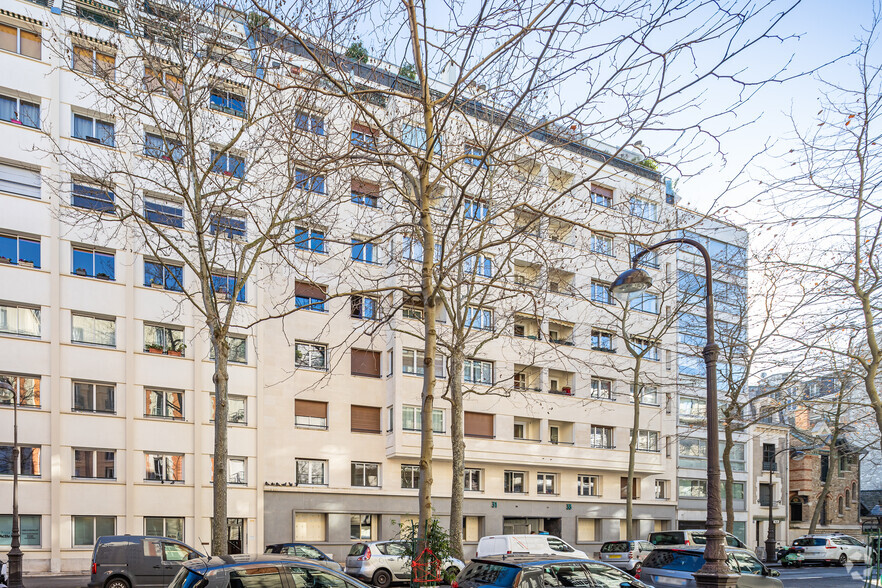 Immeuble residentiel dans Paris à vendre - Photo de l’immeuble – Image 3 sur 3