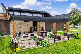 Plus de détails pour 2525 Highlander Pl, Iowa City, IA - Local commercial à louer