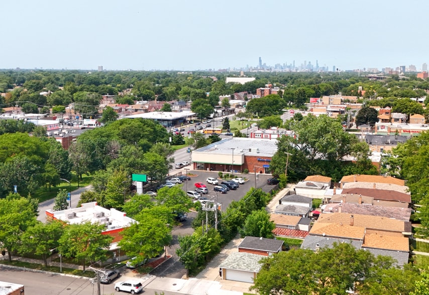 8721 S Stony Island Ave, Chicago, IL à vendre - Photo de l’immeuble – Image 2 sur 8
