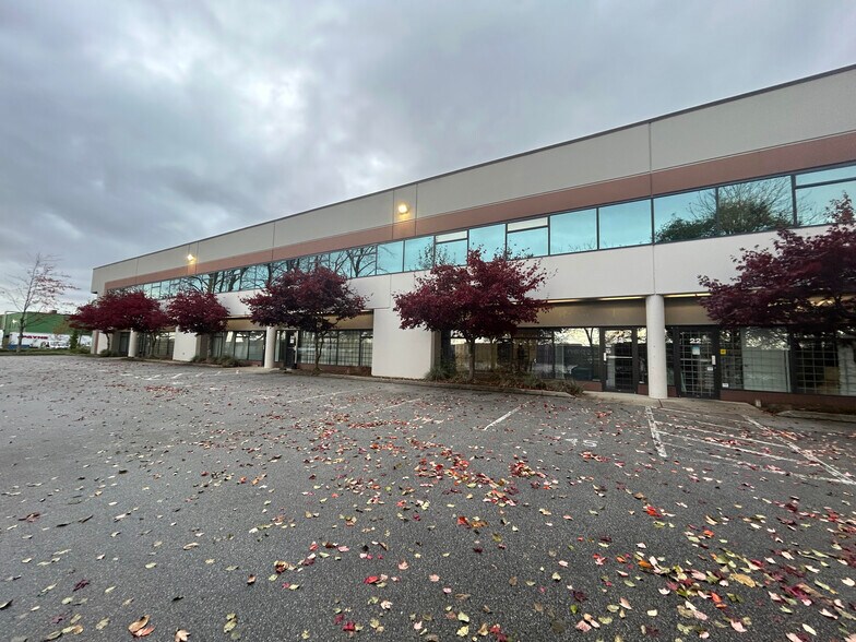 1600-1610 Derwent Way, Delta, BC à vendre - Photo de l’immeuble – Image 2 sur 12