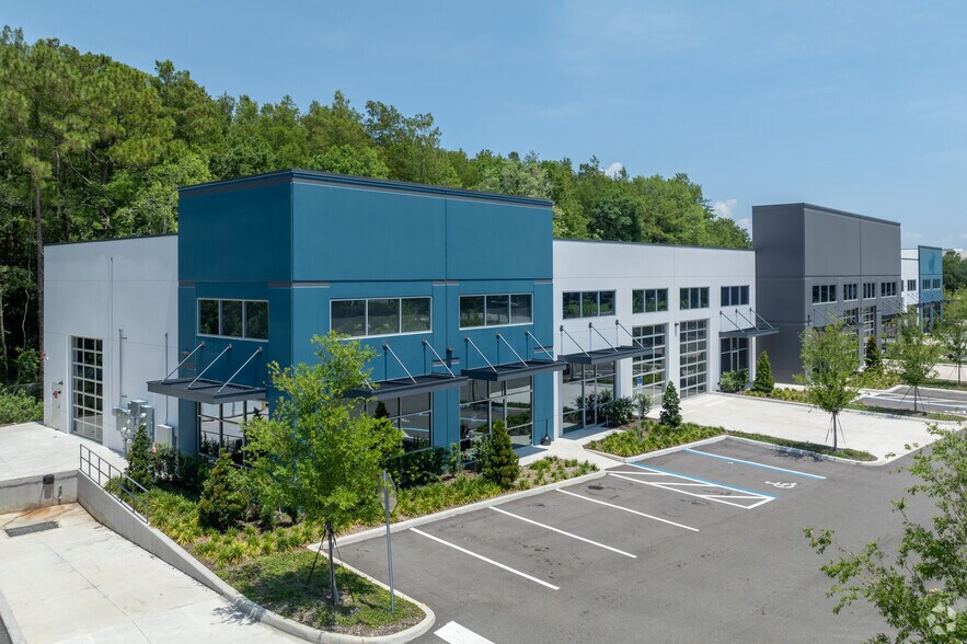 8340 Southpark Cir, Orlando, FL à louer - Photo principale – Image 1 sur 21