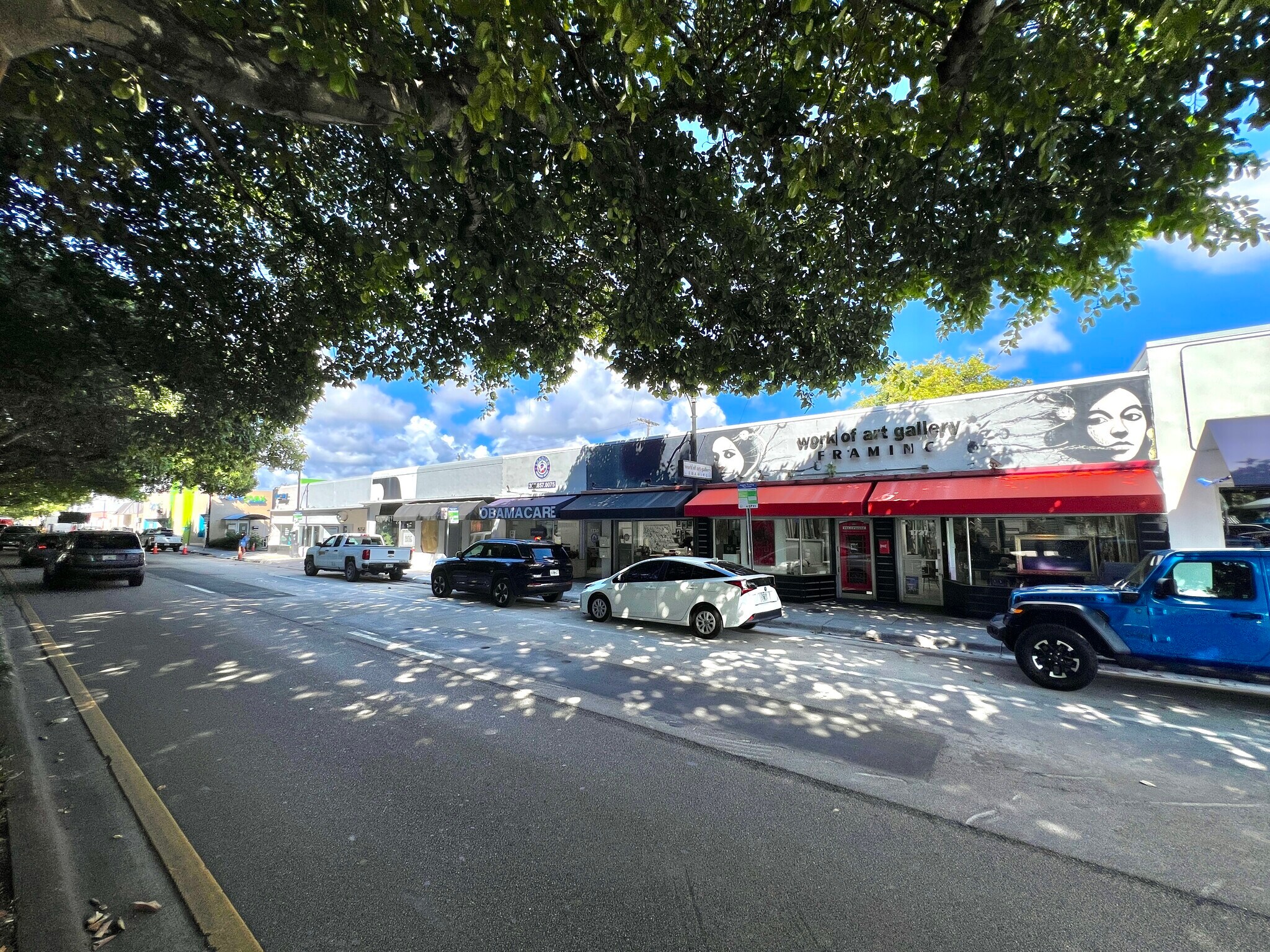 1743 SW Coral Way, Miami, FL à vendre Photo de l’immeuble– Image 1 sur 13