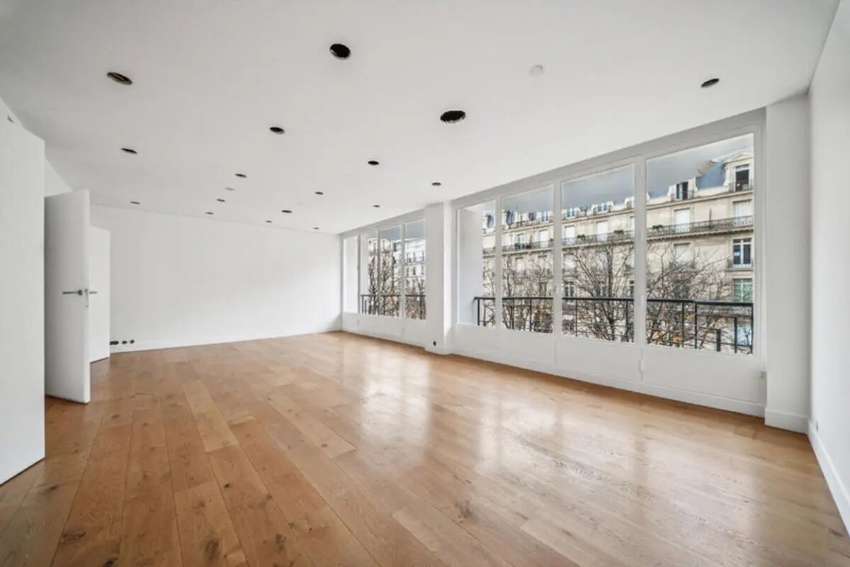 46 Avenue Montaigne, Paris à louer Photo intérieure– Image 1 sur 11