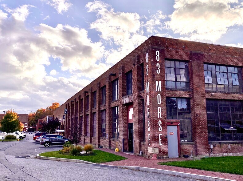 83 Morse St, Norwood, MA à louer - Photo de l’immeuble – Image 1 sur 36