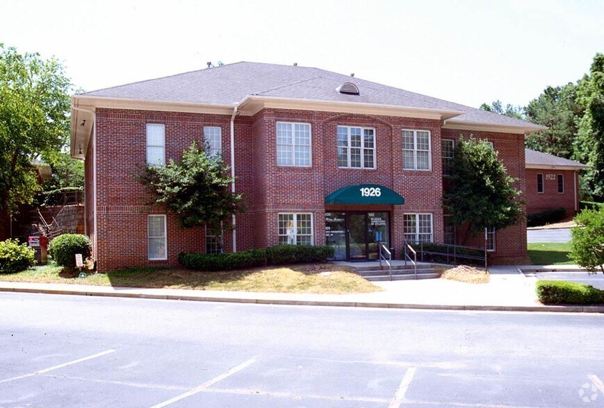 1926 Northlake Pky, Tucker, GA à louer - Photo principale – Image 1 sur 2